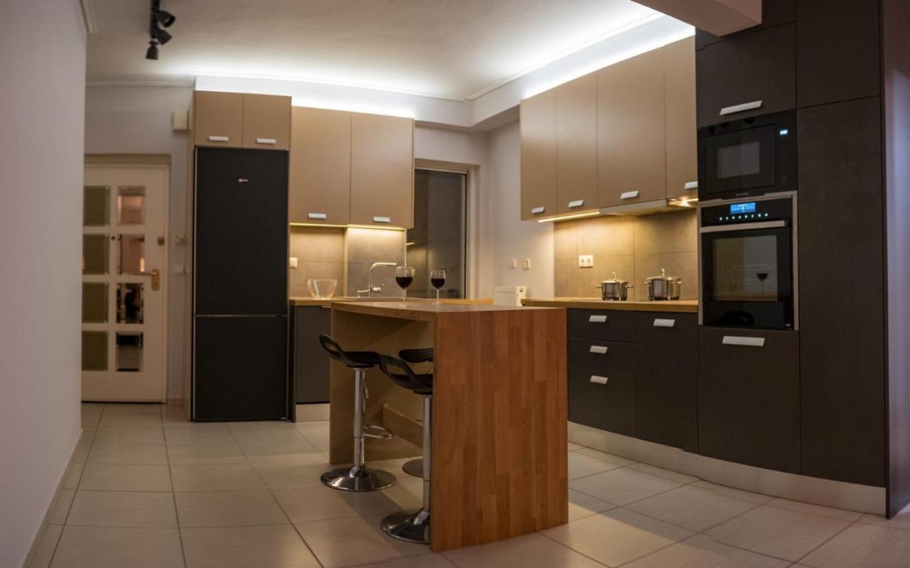It Is A Pleasant, Modern, Functional House! Appartement Piraeus Buitenkant foto