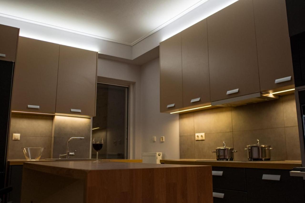 It Is A Pleasant, Modern, Functional House! Appartement Piraeus Buitenkant foto